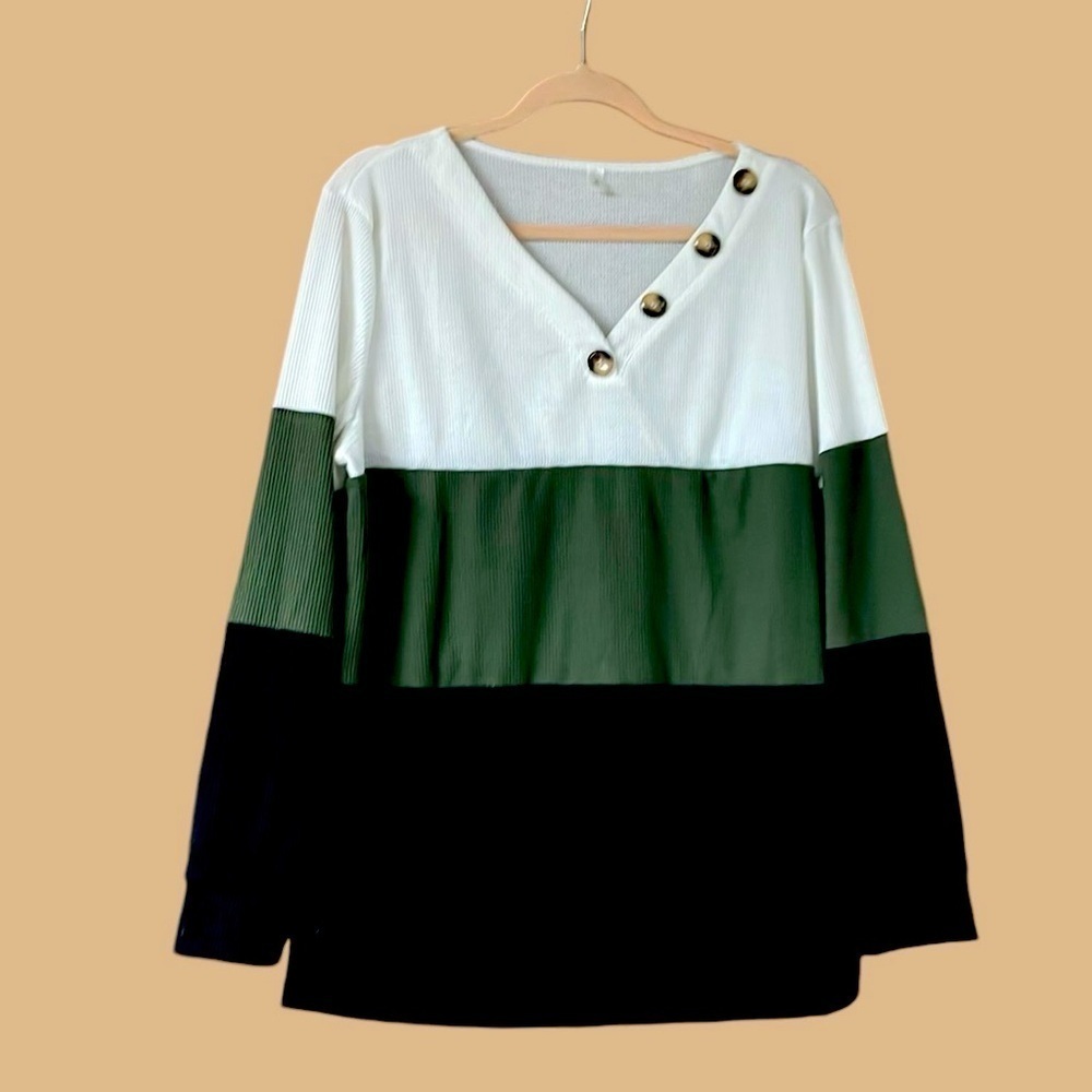 Size Xl Color Block V-Neck Top With Button Detail
